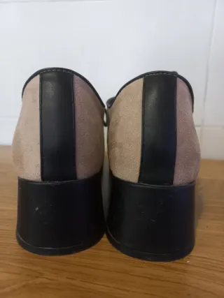 Zapatos de mujer beige y negro