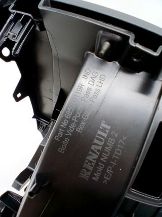 GUANTERA DACIA SANDERO 758993