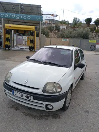 Renault Clio 2000