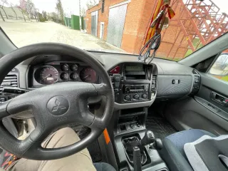 Mitsubishi Montero 2001