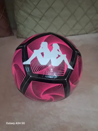 Pallone da calcio Kappa rosa e nero