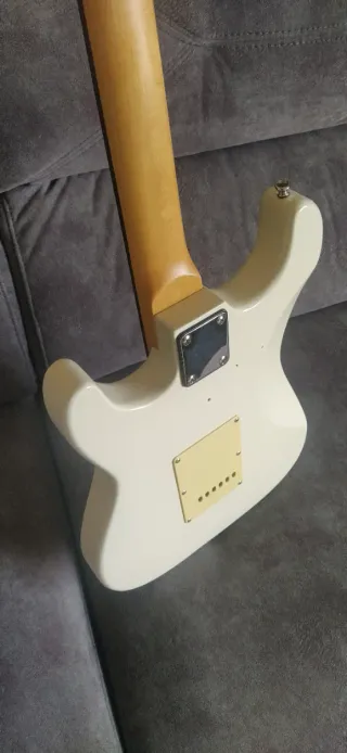Guitarra Eléctrica blanco crema