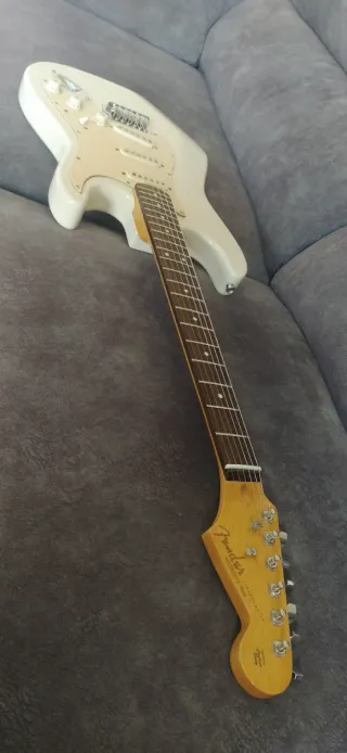 Guitarra Eléctrica blanco crema