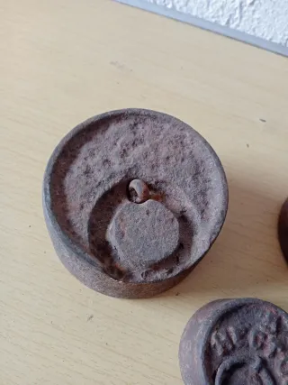 3 Pesas Antiguas Hierro (2kg, 1kg, 0.5kg)