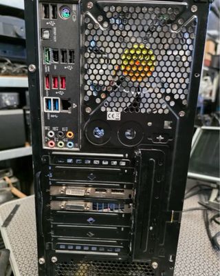 Torre PC Gaming Sapphire Negra