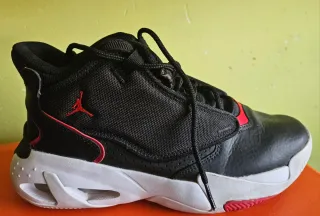 Zapatillas Nike Air Jordan Negras Rojas