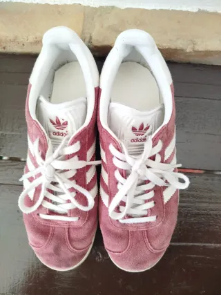 Adidas Gazelle burdeos,talla 36.