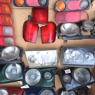 Lote Faros y Pilotos Nissan Terrano 2