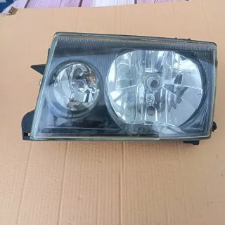 Lote Faros y Pilotos Nissan Terrano 2
