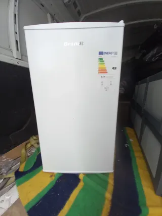 Mini nevera Brandt blanca