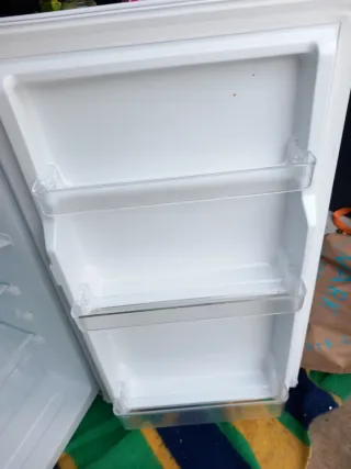 Mini nevera Brandt blanca