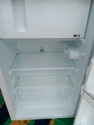 Mini nevera Brandt blanca