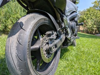 Yamaha Fz6 gris metalizado y Negra