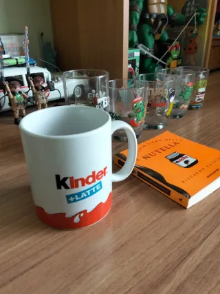 Tazza Kinder + 6 bicchieri+ libro Nutella