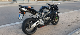 Honda CBR1000RR Fireblade Negra