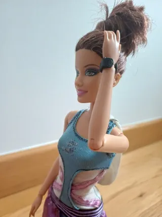 Barbie articulada brazos y piernas