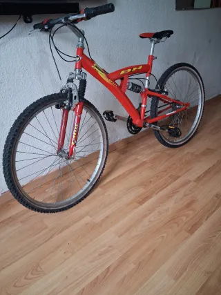 Bicicleta BH Doble Suspensión Roja, en Barcelona