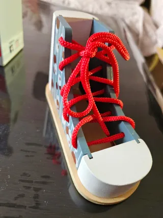 Zapato para aprender a atarse cordones