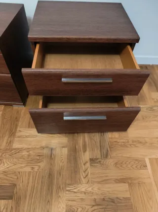 Cómoda de madera para dormitorio