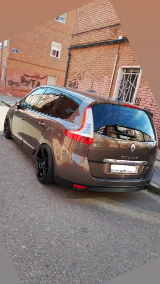 Renault Grand Scenic 2013