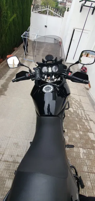 Suzuki V-Strom 650 DL Negra 2011