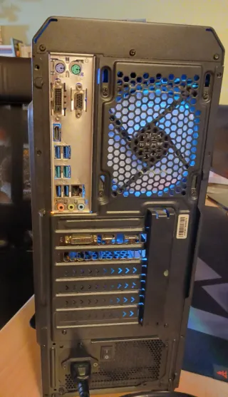 PC Sobremesa AMD Ryzen 3 Gaming (HDMI incluido)