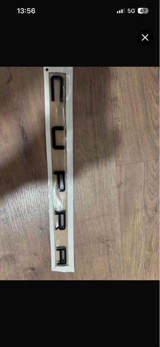 Letras CUPRA negras en negro brillo o negro mate