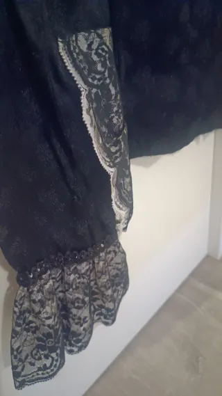 Traje Baturra Negro y Rojo, falda, camisa y enagua