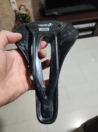 Sillín Carbono 3D Ryet 240x140mm 165gr