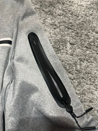 Chaqueta Nike Tech Gris