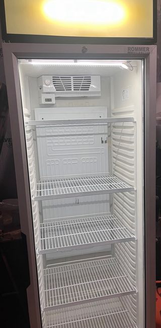 Nevera expositora bebidas