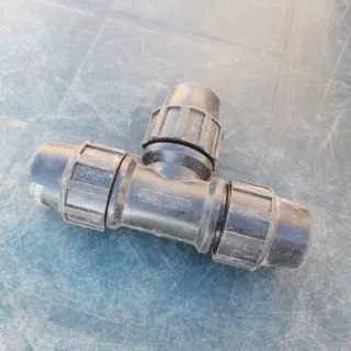 Conexión T para tubería 1/2 pulgada