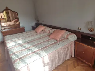 Camas separadas matrimonio,mesillas cómoda espejo