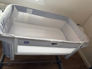 Cuna colecho Chicco Next2Me Gris