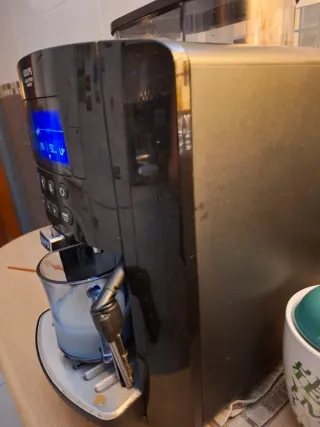 Cafetera Krups Quattro Force EA817