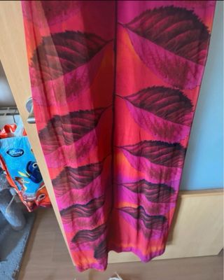 Vestido largo estampado hojas