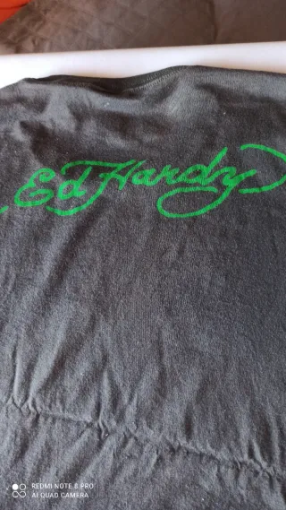 Camiseta Ed Hardy gris con estampado