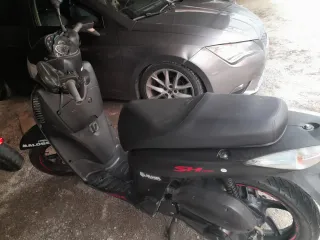 Honda SH 125i Scooter Negra