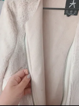 Abrigo pelo corto beige Primark Talla M