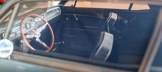 Ford Mustang V8 Hardtop 1/12 Otto