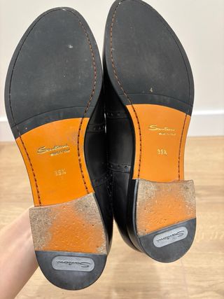 Zapatos planos negros de vestir