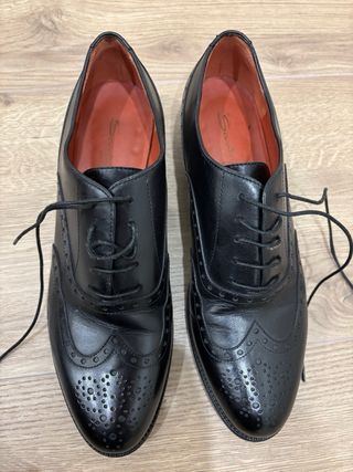 Zapatos planos negros de vestir