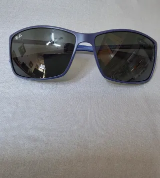 Occhiali da sole Ray-Ban blu e neri
