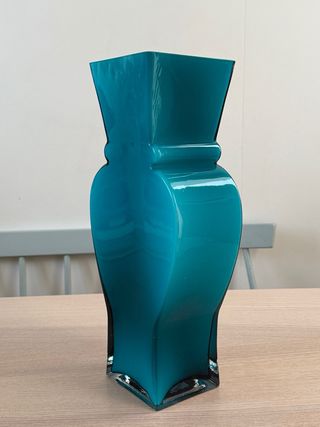 Jarrón Kare Design Silhouette Swing 40 cm Turquesa