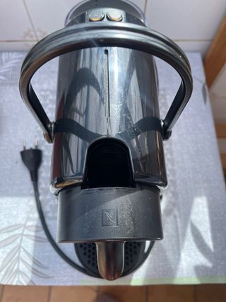 Cafetera Nespresso Negra