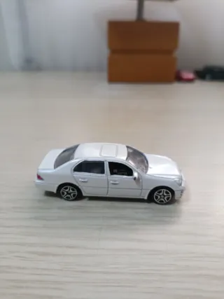 Pack 2 Coches Lexus Escala 1:64