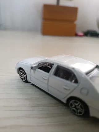 Pack 2 Coches Lexus Escala 1:64