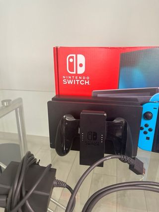 ¡COMO NUEVA! Nintendo Switch + Accesorios
