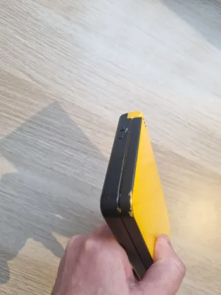 Console Nintendo DSi XL Gialla