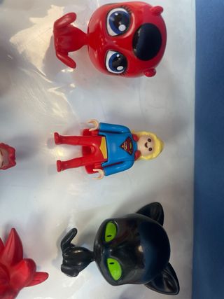 Figuras de colección variadas